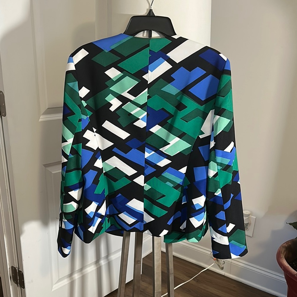 Kasper Green and Blue Blazer with Bold Geometric Pattern - Picture 4 of 8